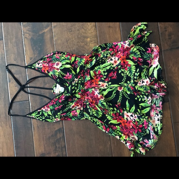 Band of Gypsies Other - Floral Spring romper size small
